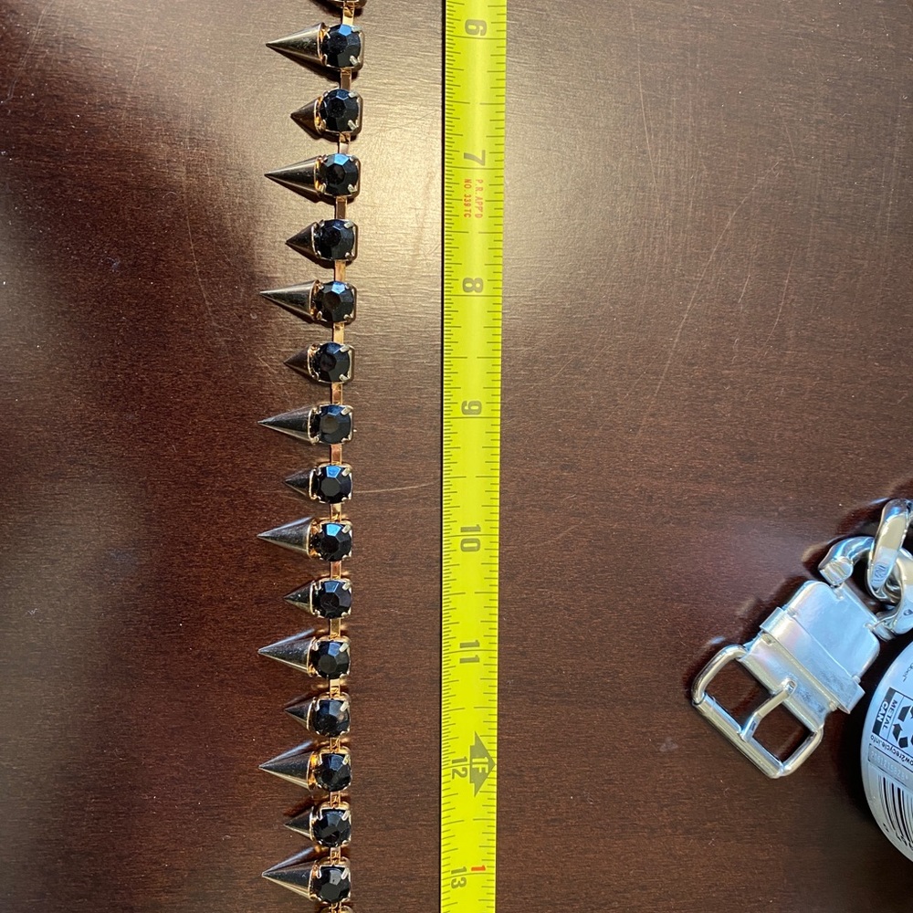 Gorgeous black stone and gold spike necklace. 20” long and adjustable - Picture 4 of 4
